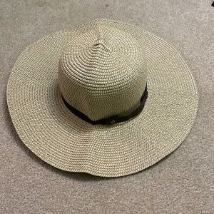 Travel sun hat. Full size hat rolls into a snap. Perfect for packing.